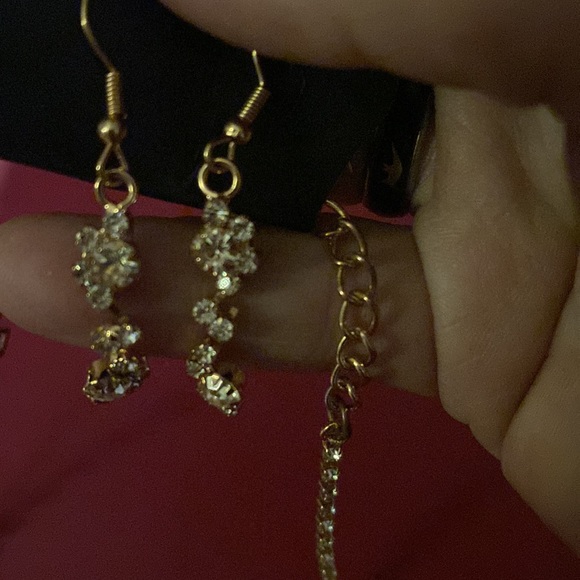 Necklace - Picture 2 of 3